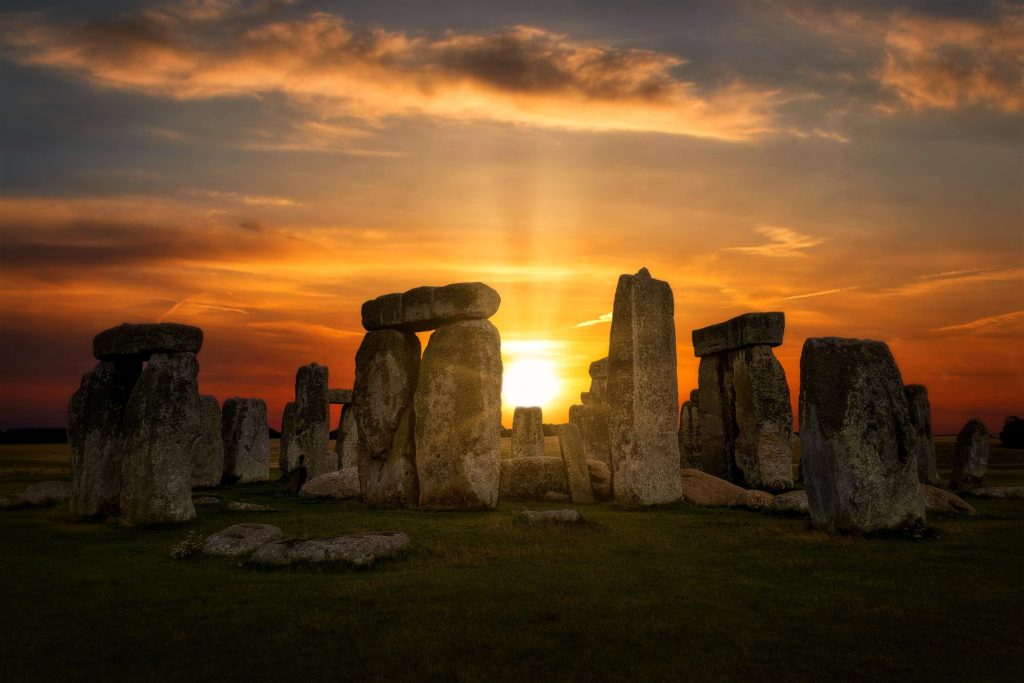 Stonehenge je poravnat s izlazećim Suncem na ljetni solsticij