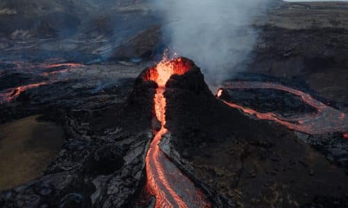 Zašto dolazi do erupcija vulkana? Evo što trebate znati